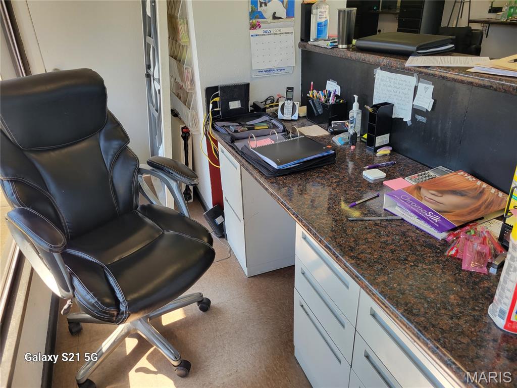 Photo 12