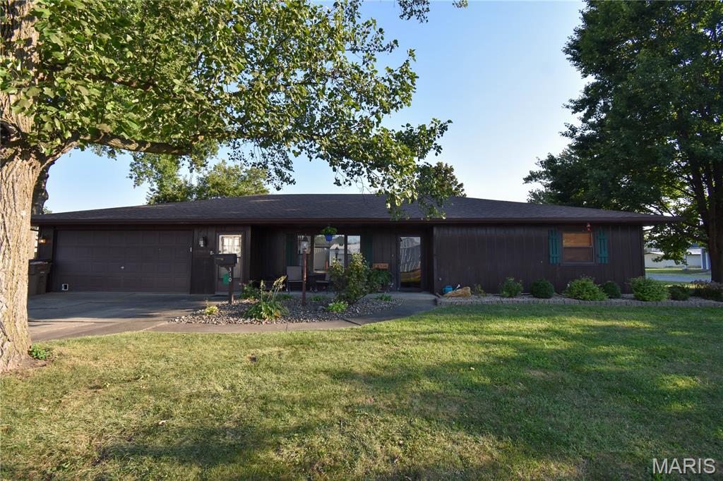 310 Mill Street, Staunton IL — Photo 1