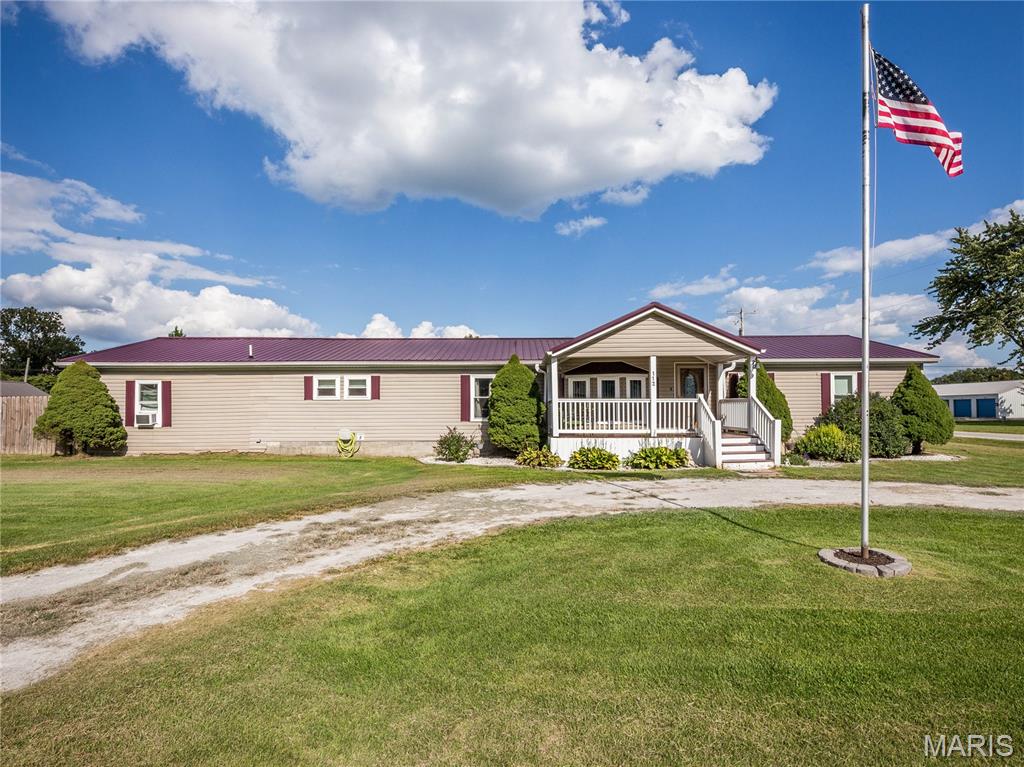 112 Schmidt Street, Wilsonville IL — Photo 1