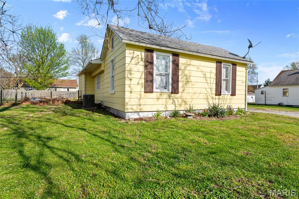 116 Marcia, Wilsonville IL — Photo 1