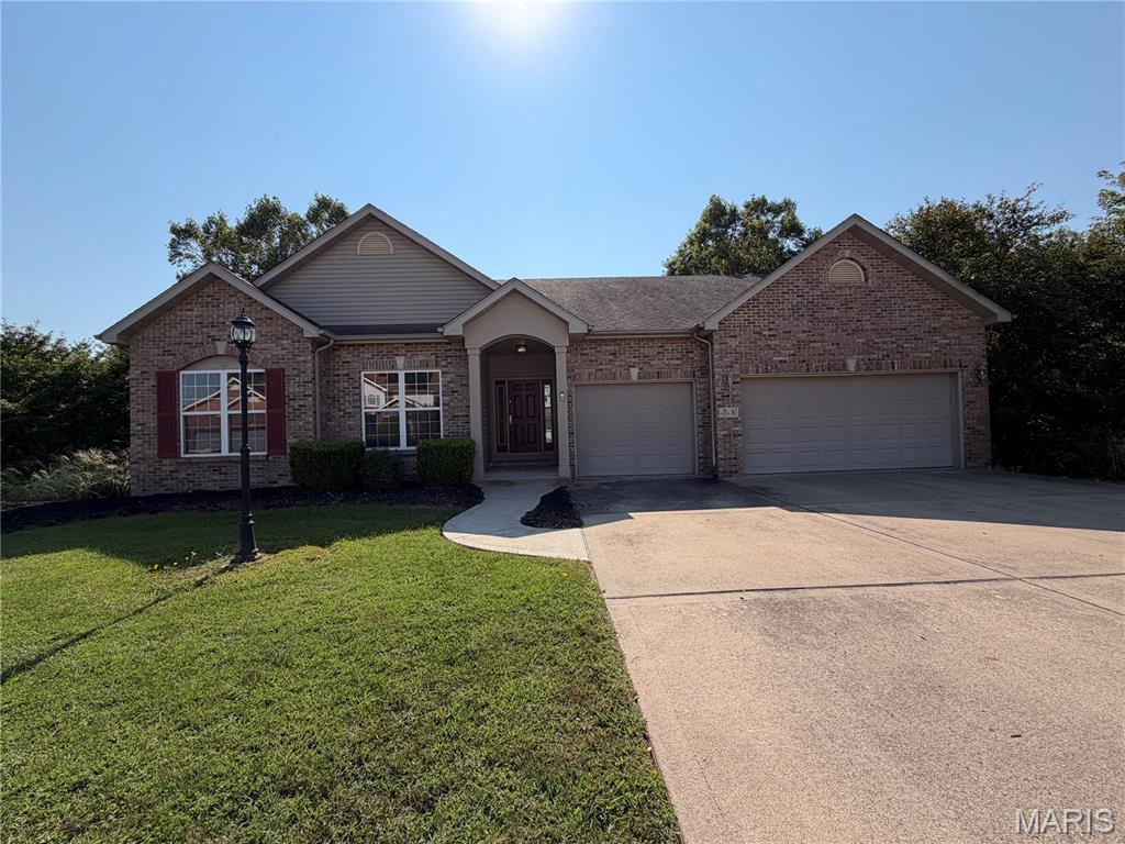 6 White Fang Drive, Glen Carbon IL — Photo 1