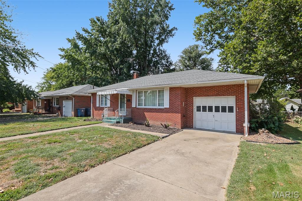1142 Beaumont Street, Alton IL — Photo 1