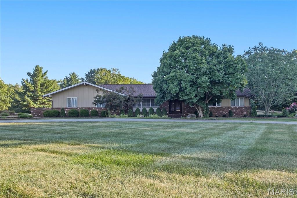 258 Yaeger Lake Trail, Litchfield IL — Photo 1
