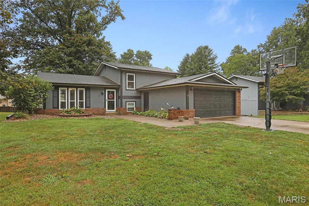 76 Meadow Lane, Glen Carbon IL — Photo 1
