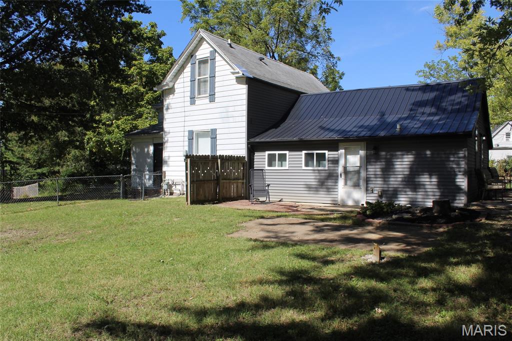 711 Lampert Street, Alton IL — Photo 1