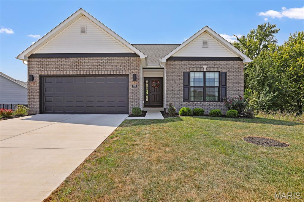 212 Grand Vista Court, Edwardsville IL — Photo 1