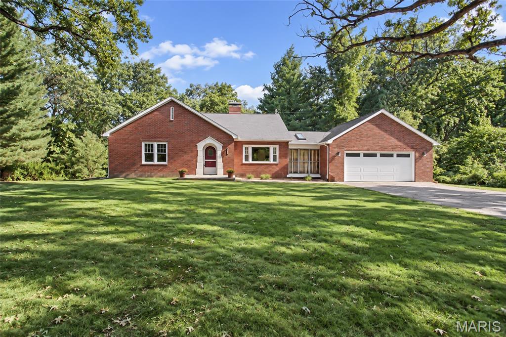 2315 Fairview Drive, Alton IL — Photo 1