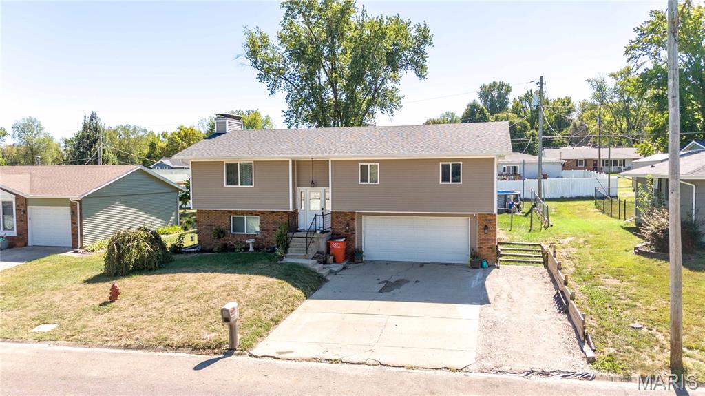1310 Thistle Drive, Vandalia IL — Photo 1