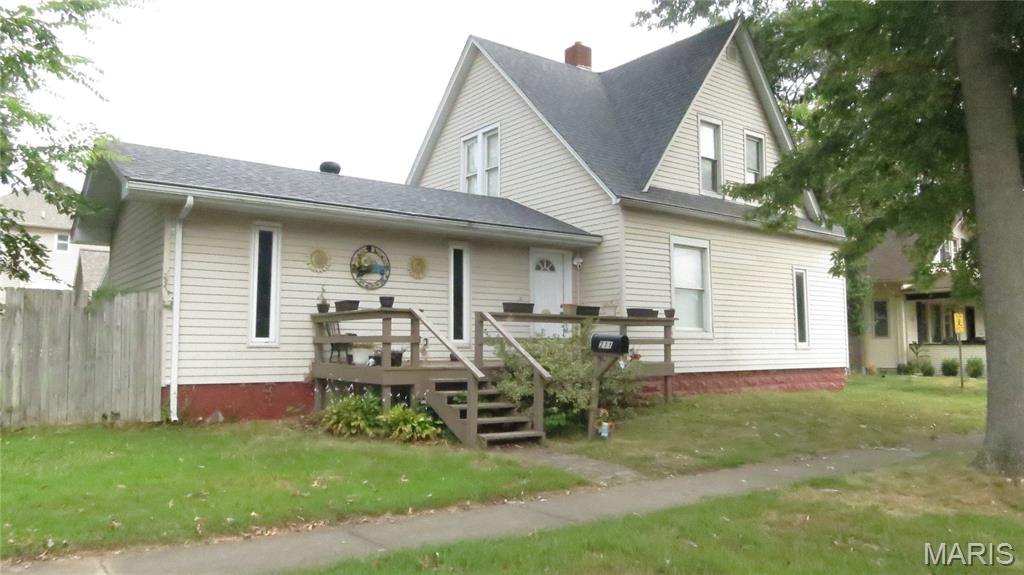211 E SOUTH, Greenville IL — Photo 1