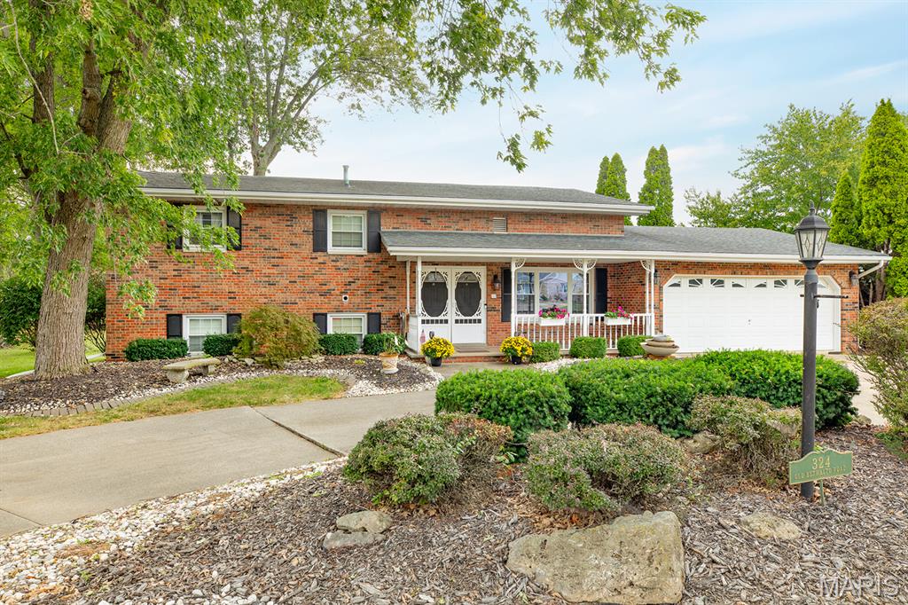 324 Old Bethalto Road, Bethalto IL — Photo 1