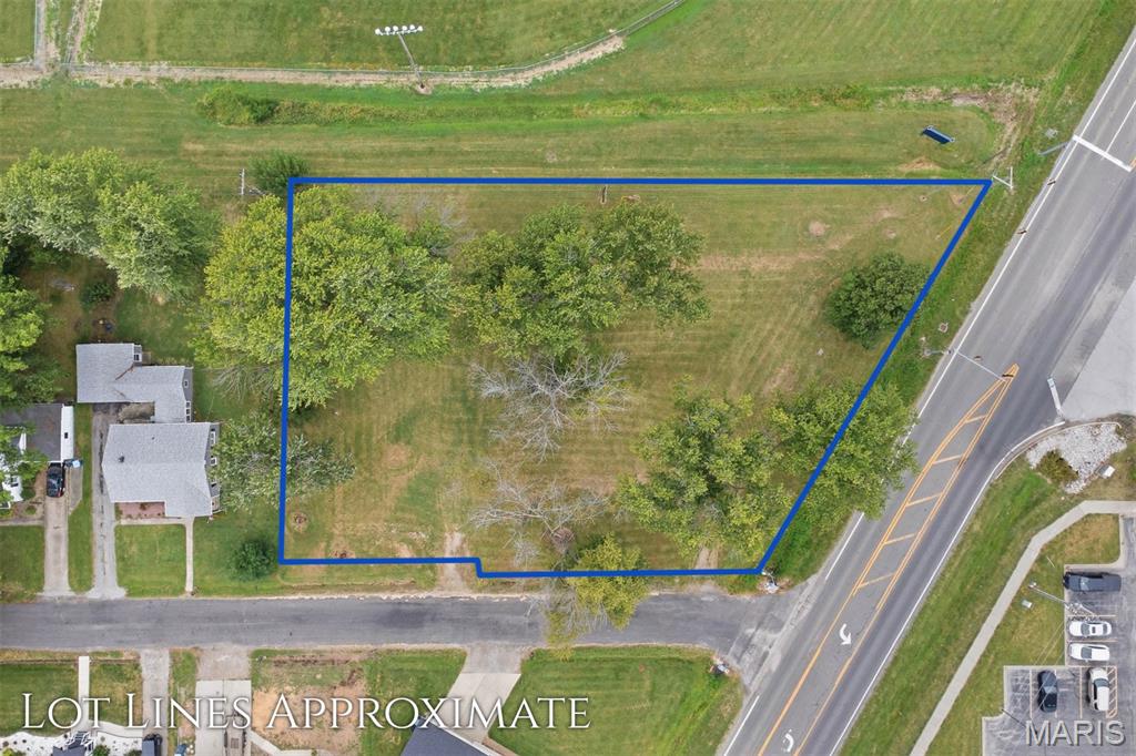 37 and 38 Lincoln Lane, Highland IL — Photo 1