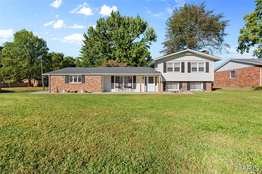 339 Deneen Street, Staunton IL — Photo 1