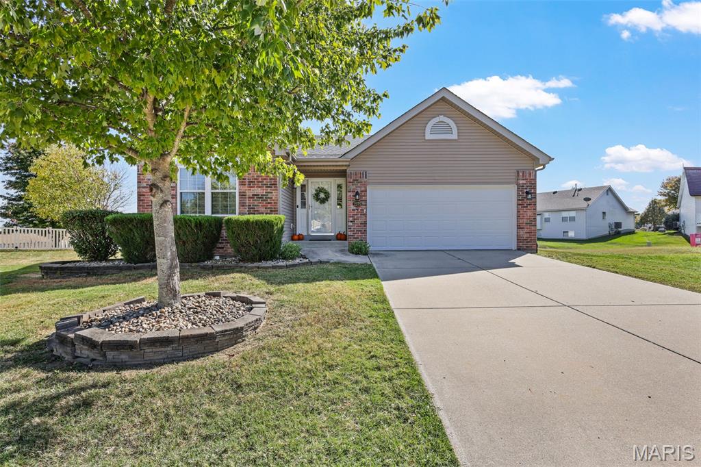 2275 Haverford Ct, Maryville IL — Photo 1