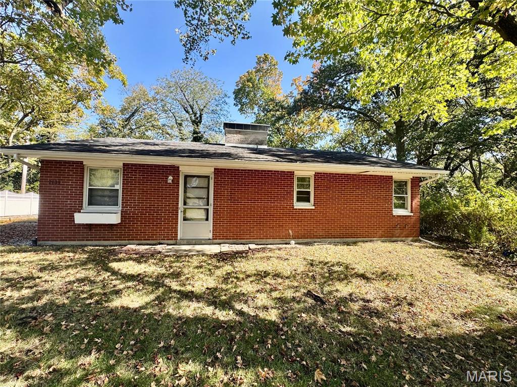 2131 Hill Crest Drive, Highland IL — Photo 1