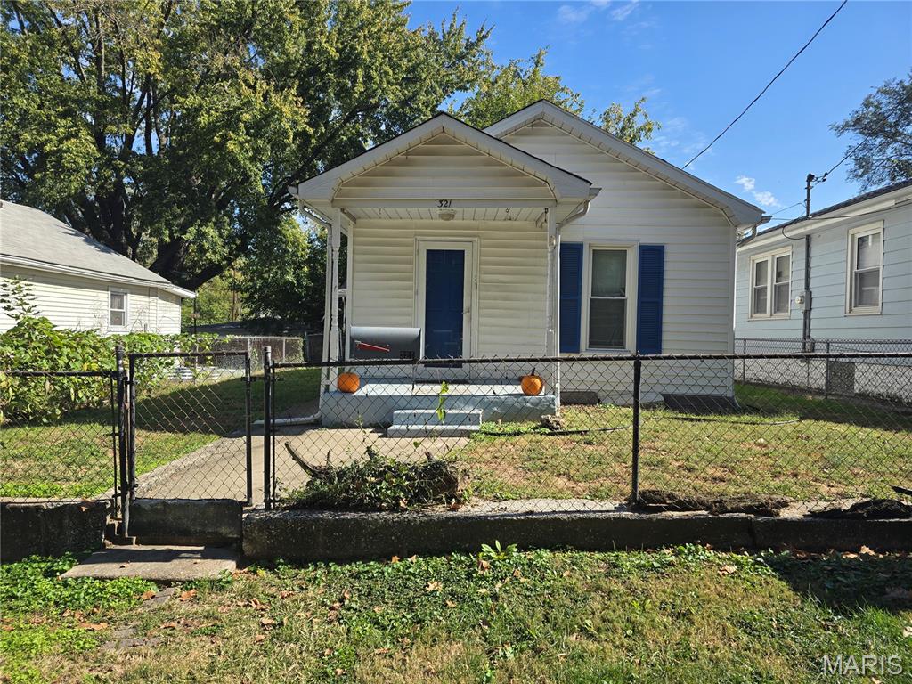 321 Dorris Street, Alton IL — Photo 1