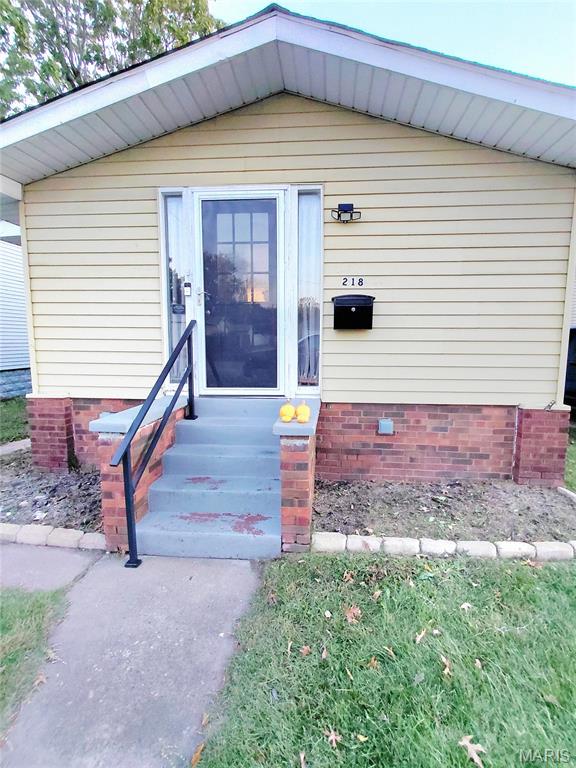 218 Eula Avenue, Wood River IL — Photo 1