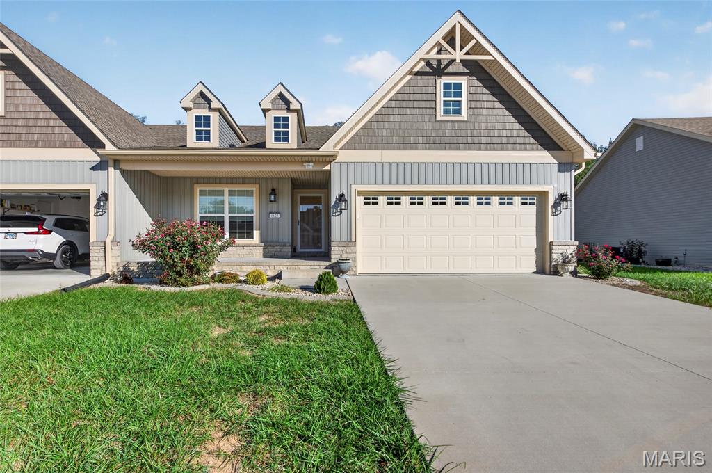 4825 Azalea Place