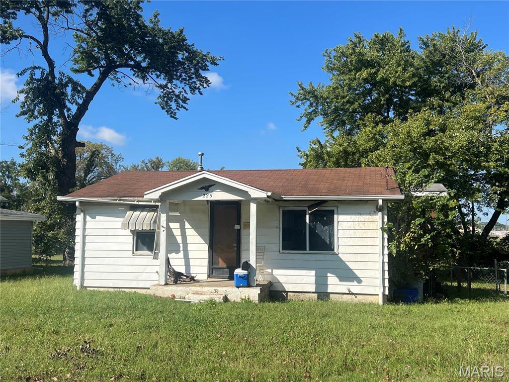 225 Lakeside Avenue, East Alton IL — Photo 1