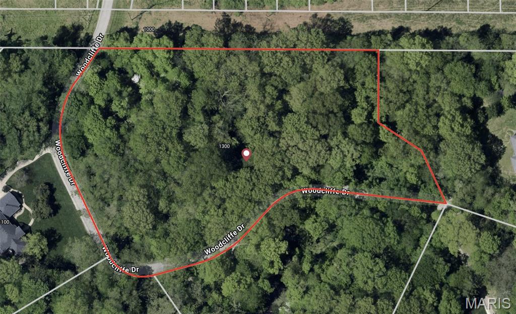 1300 Woodcliffe Drive, Alton IL — Photo 1
