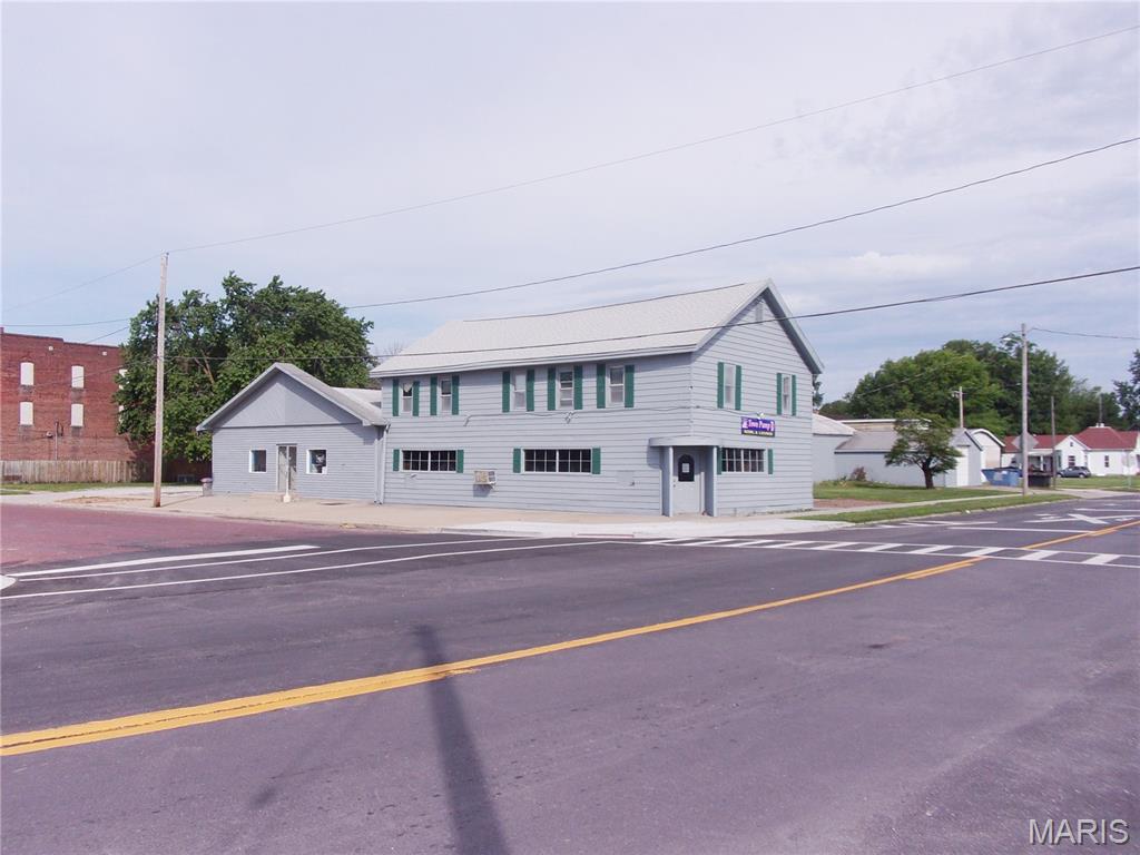 100 Front Street, Nokomis IL — Photo 1